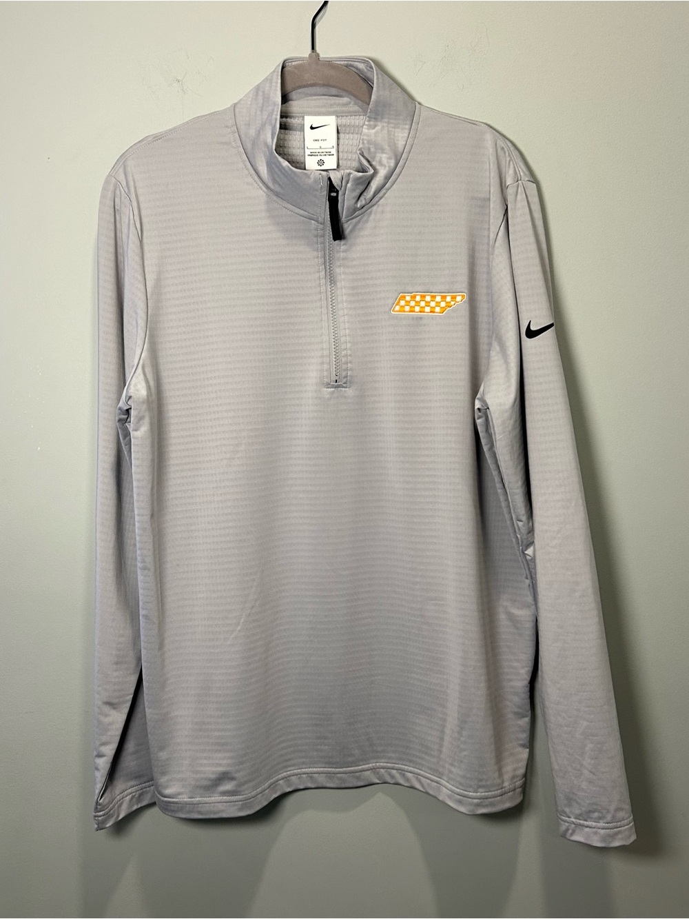 Nike Men’s Dri-FIT Victory Tennessee Vols 1/4 Zip Long Sleeve Shirt - Picture 2 of 14